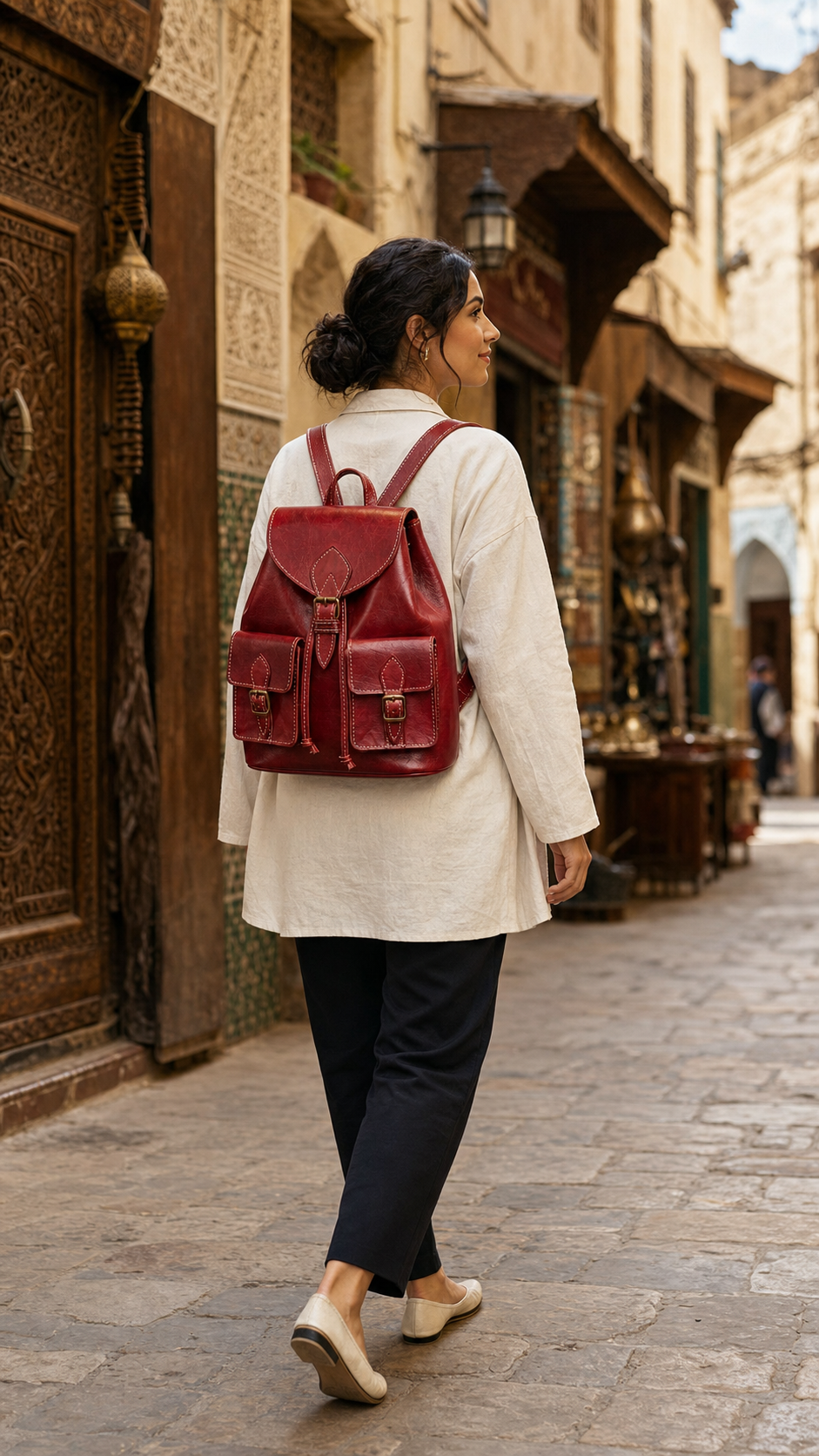 Sac à dos cuir rouge original | L'Artisan Rouge image 3